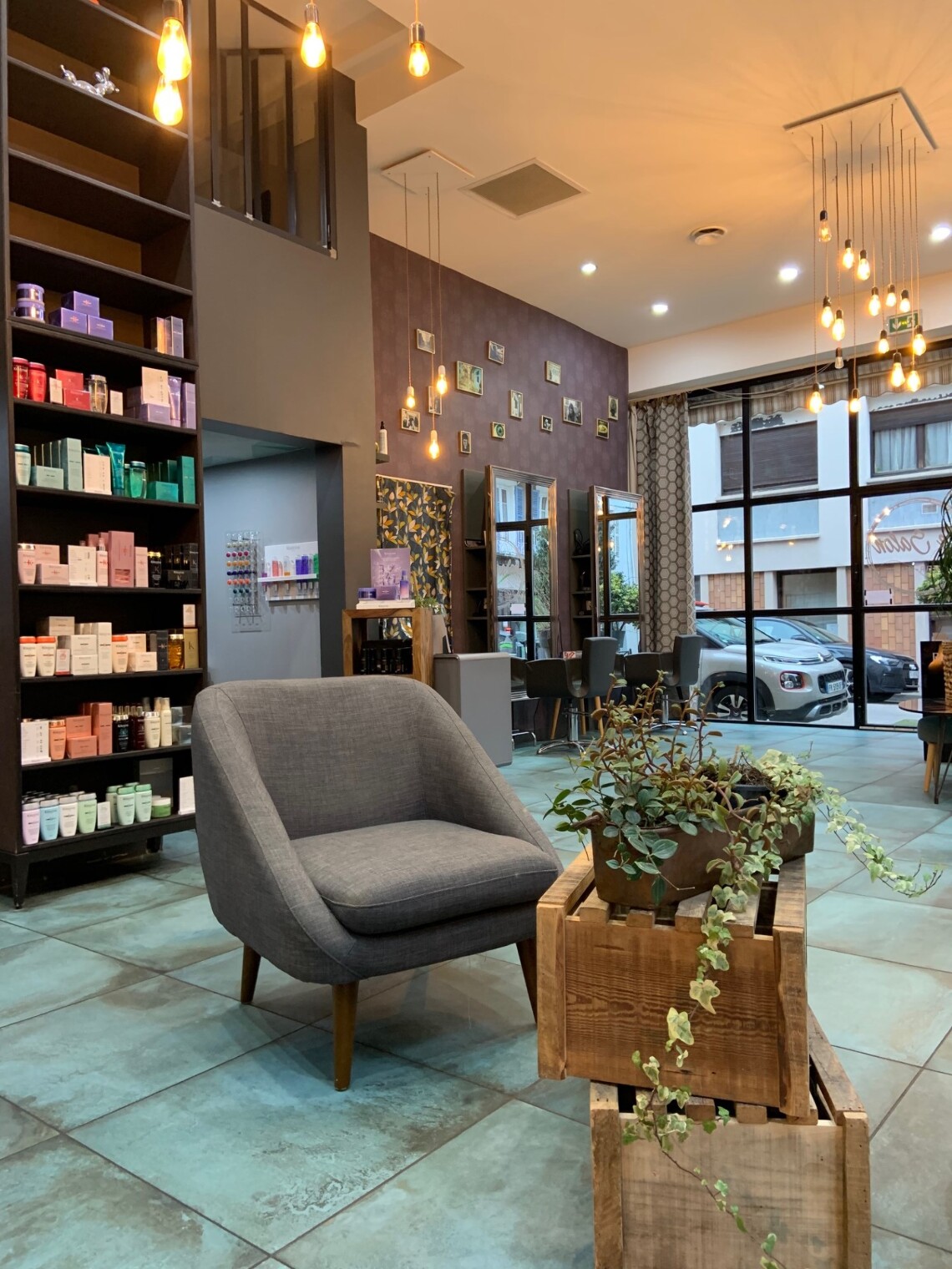 LE SALON - image 2